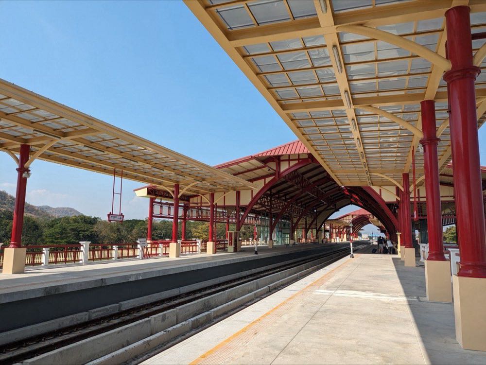 Hua Hin Railway Station royal pavilion in red and cream